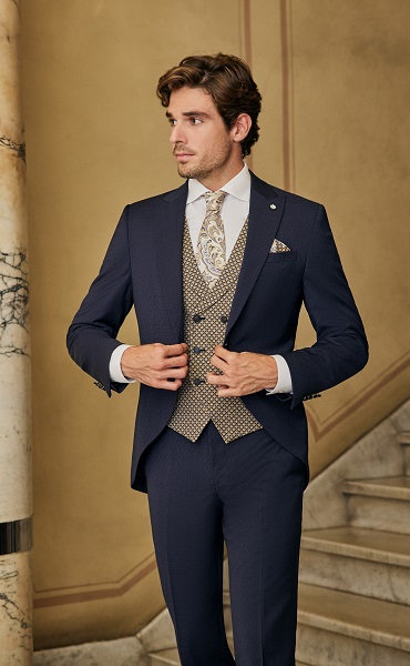 Groom s suit trends for 2023 Roberto Vicentti