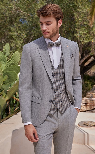 Traje de novio gris lino y cuadros